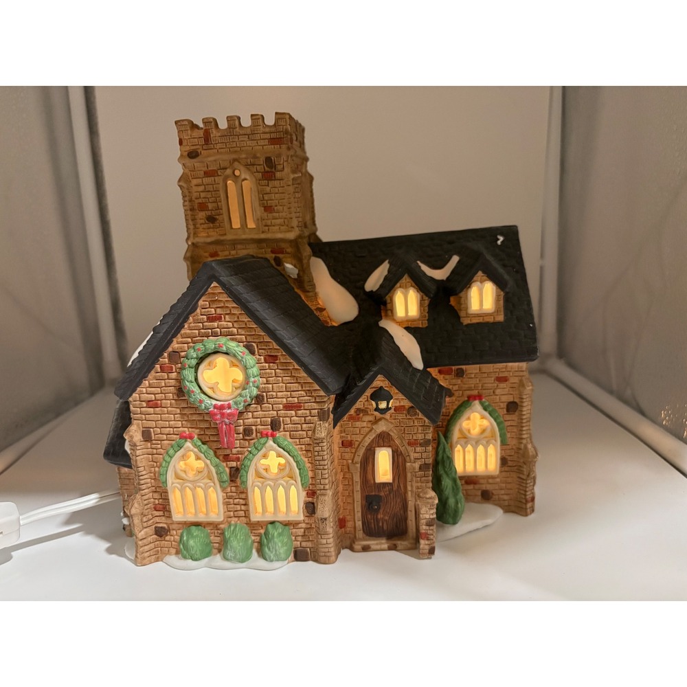 Dept 56 Dickens Village Knottinghill Church 5582-4 Lighted Christmas W/ Box